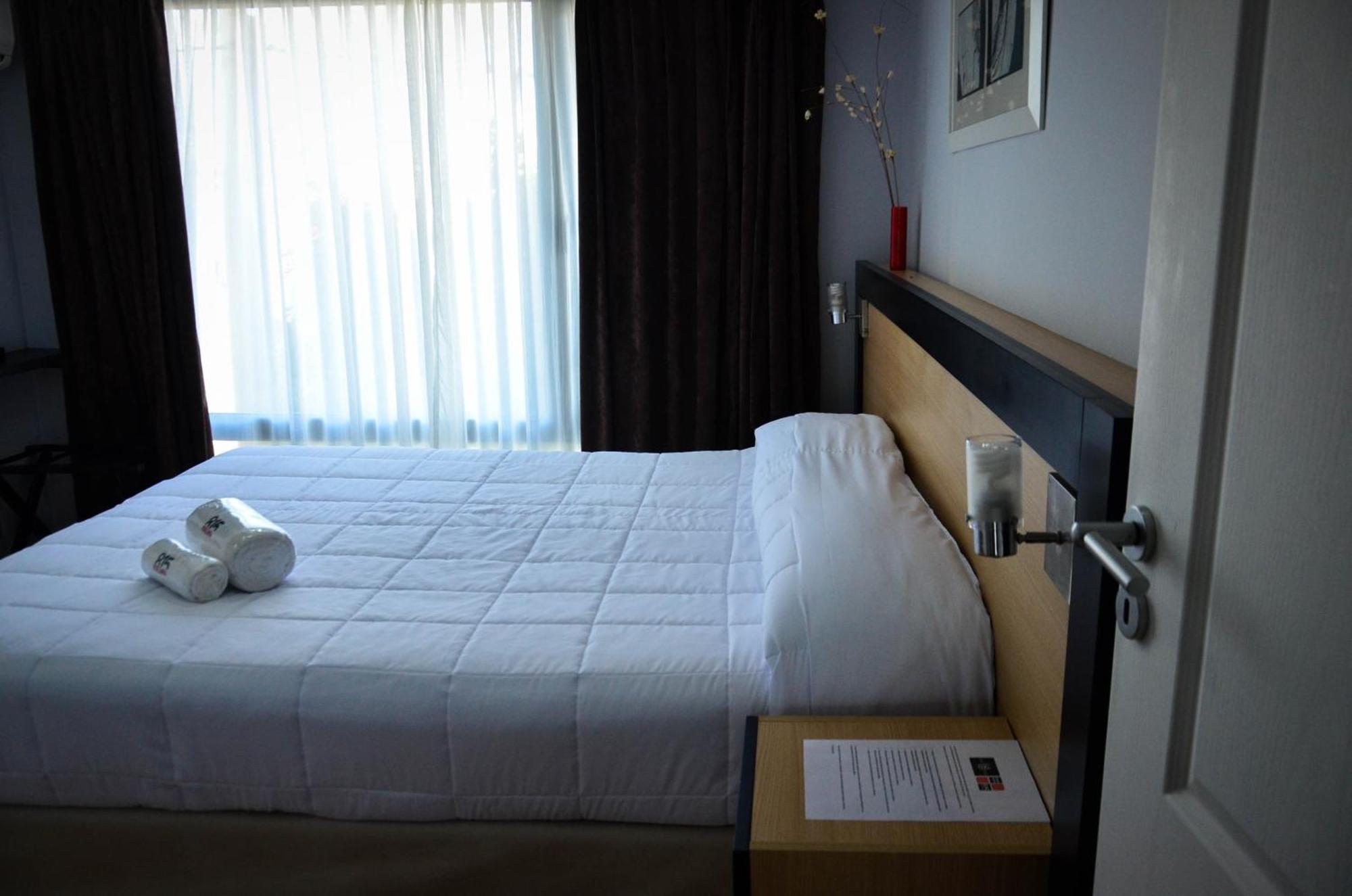 Apart Hotel Rivadavia 815 Neuquén Kültér fotó
